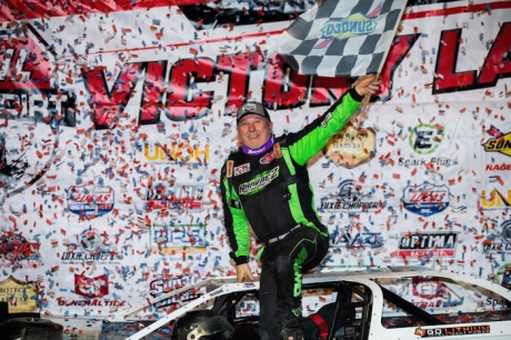 Jimmy Owens wins at Atomic. (heathlawsonphotos.com)