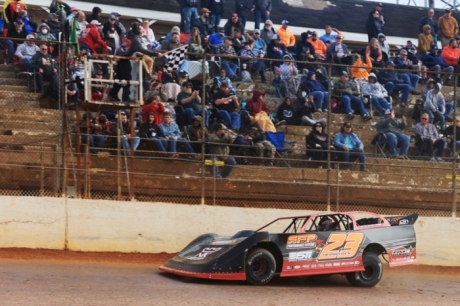 Cory Hedgecock takes the checkers. (wellsracingphotos.com)