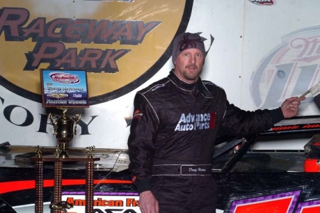 Doug Horton made his second straight trip to victory lane. (Eric Thompson)