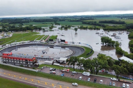 Flooding at Huset's Speedway. (husetsspeedway.com)