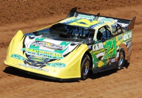 Chris Wall races to a 40-lap victory at Baton Rouge. (Tammy Davis)