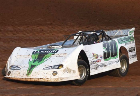 Steve Shaver tunes up at Tyler County. (Todd Battin)