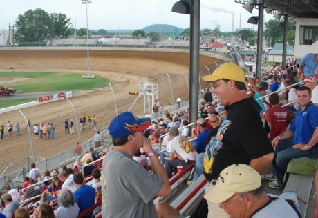 Fans enjoy 2008's Summernationals event at Lawrenceburg, Ind. (DirtonDirt.com)