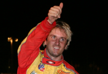 Tim McCreadie celebrates at Oakshade. (apexonephoto.com)