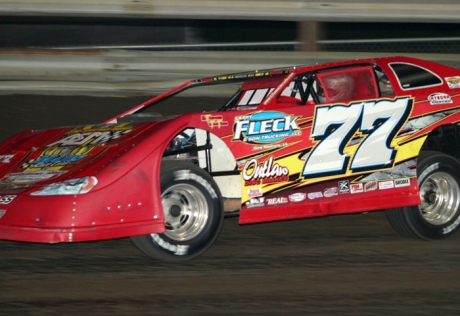 Jeff Aikey races to victory at Oskaloosa. (Barry Johnson)