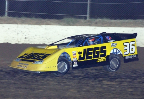 Brian Shirley heads for victory at Paducah. (Ron Mitchell)