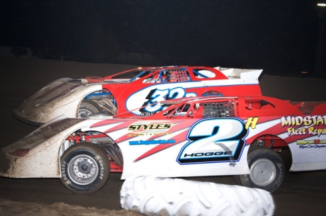 Bobby Hogge IV (2) slips under Clay Daly (32) at Chowchilla. (raceimages.net)