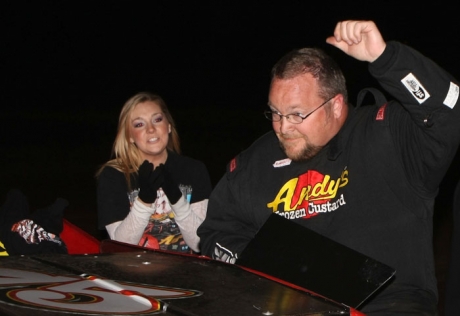 Terry Phillips raises a triumphant fist at Springfied. (cbracephotos.com)