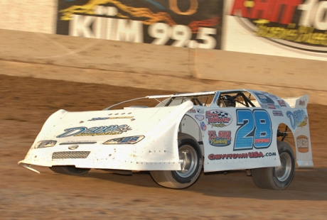 Jimmy Mars tunes up at Tucson on Saturday. (photofinishphotos.com)