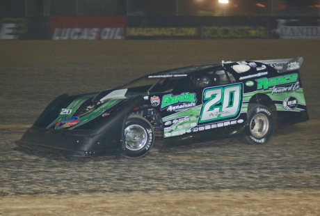 Jimmy Owens cruises toward victory. (DirtonDirt.com)