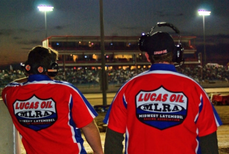 MLRA officials check out action at Wheatland. (Mike Musslin)