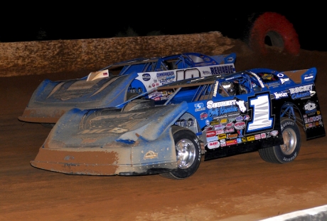 Josh Richards (1) battles Austin Hubbard (19). (butlerracingphotos.com)