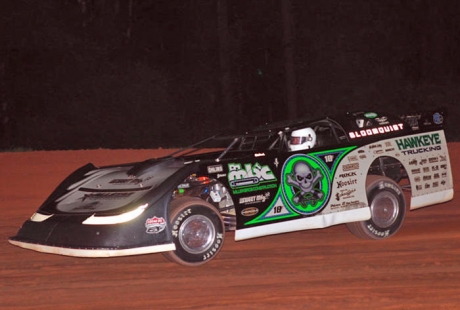 Scott Bloomquist heads to victory. (George 