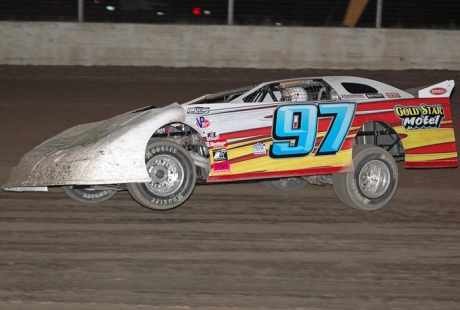 Dan Henrikson heads for victory at Black Hills. (westernwandererphoto.com)