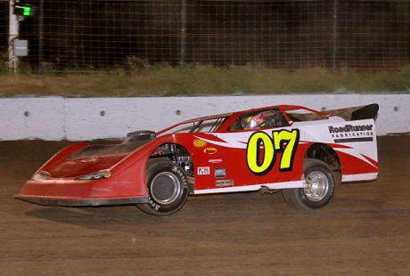 Kelly Boen heads for victory. (fasttrackphotos.net)