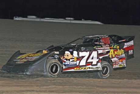 Jeremy Payne wins Friday's semifeature. (Ron Mitchell)