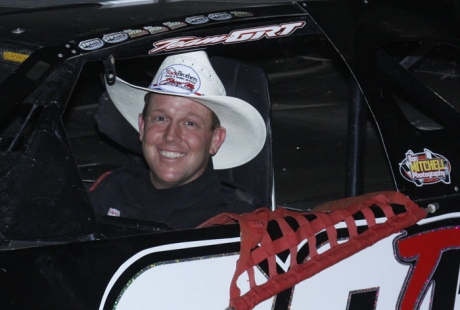 Eric Turner visits victory lane. (Ron Mitchell)