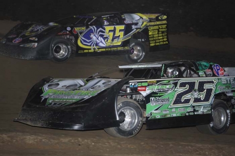 Jeep Van Wormer (55) battles Jason Feger (25). (Jeremey Rhoades)