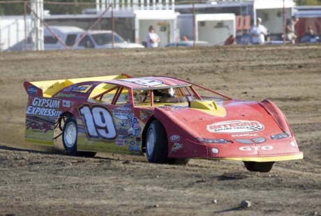 Tim Fuller gets rolling at Brockville. (henryhannewykphotography.com)