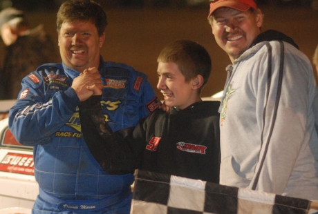 Wylie Moran congratulates his dad. (DirtonDirt.com)