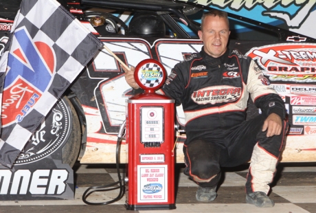 Darrell Lanigan in Tri-City's victory lane. (pbase.com/cyberslash)