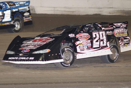 Darrell Lanigan (29) and Josh Richards (1) battle at Mohawk International Raceway. (Andy Watts)