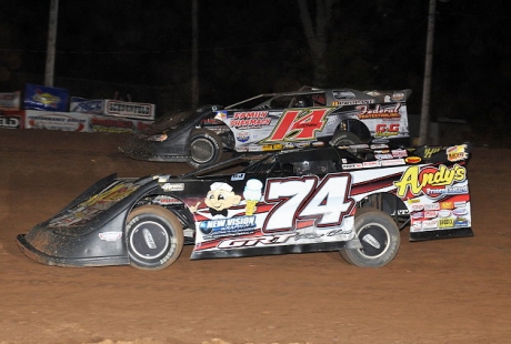 Jeremy Payne (74) battles Brad Looney (14) at Springfield. (fasttrackphotos.net)