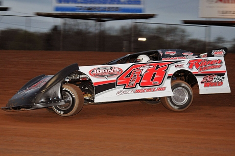 John Flinner raced to a $5,000 victory in the Showdown at Sarvertown. (Jason Shank)