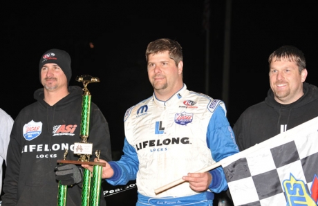 Earl Pearson in victory lane. (Rhett Butler)