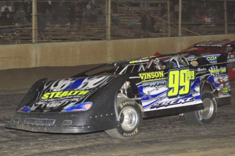 Brent Kreke (9999) heads toward victory at Belle-Clair Speedway. (stlracingphotos.com)