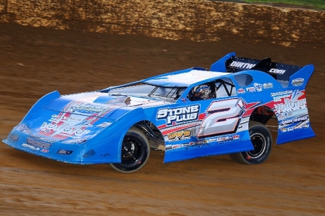 Anthony White tunes up before his Wartburg feature victory. (dt52photos.com)