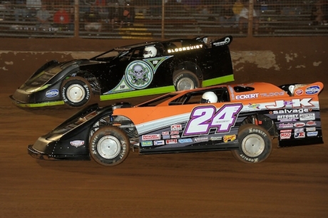 Scott Bloomquist (0) fights off Rick Eckert (24). (stivasonphotos.com)