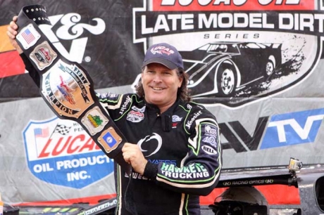 Scott Bloomquist celebrates his USA 100 victory. (pbase.com/cyberslash)