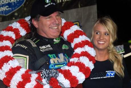 Scott Bloomquist collected $20,000 for his unprecedented fourth Jackson 100 victory. (DirtonDirt.com)