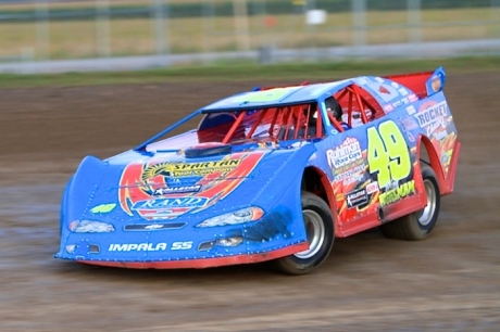 Brian Ruhlman heads for victory. (apexonephoto.com)