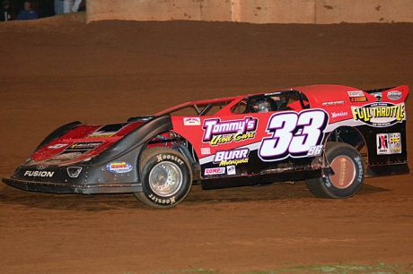 Terry English (33) heads for a $3,000 victory. (photobyconnie.com)