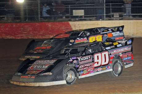 Winner Lance Matthees (90) battles with runner-up Jason Rauen (98). (jdphotosports.photoreflect.com)