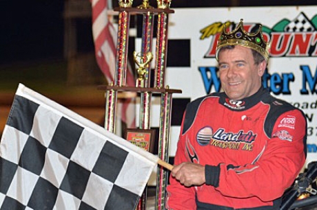 Vic Hill scored his first SRRS victory at Smokey Mountain Speedway. (photobyconnie.com)