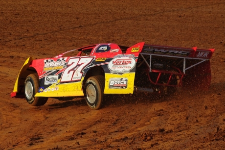 Trever Feathers digs in last season at Hagerstown Speedway. (wrtspeedwerx.com)