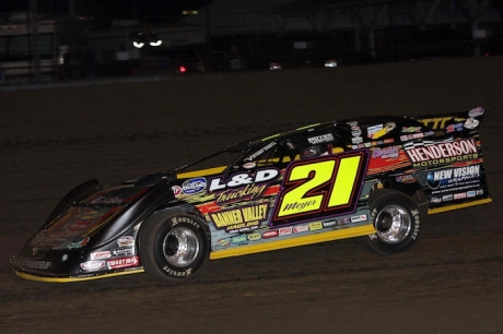 Billy Moyer heads to a heat race victory Friday in Farmer City, Ill. (Jim DenHamer)