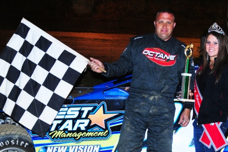 Brandon Umberger visits victory lane at Beckley. (peepingdragonphotography.com)