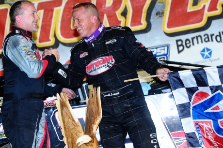 Runner-up Jimmy Owens (left) congratulates Darrell Lanigan. (mikerothphotography.com)