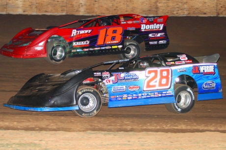 Dennis Erb Jr. (28) outduels Shannon Babb (18) in La Salle's first heat. (Jeff Hall)