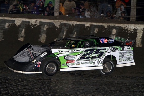 Jason Feger led every lap of the Illini 100. (mikerueferphotos.photoreflect.com)