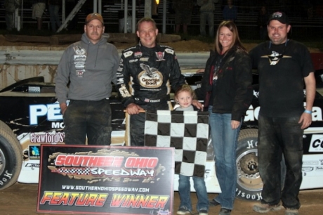 Steve Francis won $4,000 in Friday's preliminary Southern 100 feature. (rdwphotos.smugmug.com)