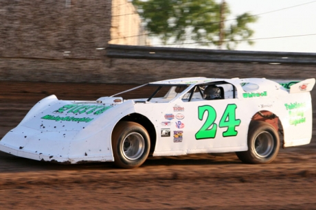 R.C. Whitwell tunes up before his victory at Tucson. (photosbyshana.net)