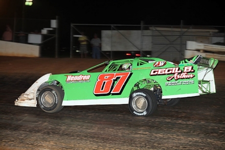 Walker Arthur heads for victory at Natural Bridge. (Clifford Dove)