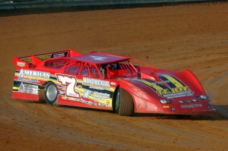 Rick Eckert steers Paul Crowl's No. 7 to victory. (pbase.com/cyberslash)