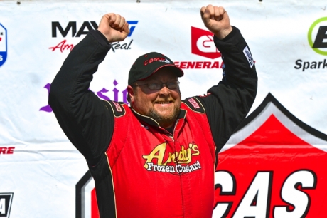 Terry Phillips celebrates his first Topless 100 victory. (rickschwalliephotos.com)