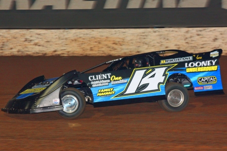 Brad Looney heads to victory. (Ron Mitchell)